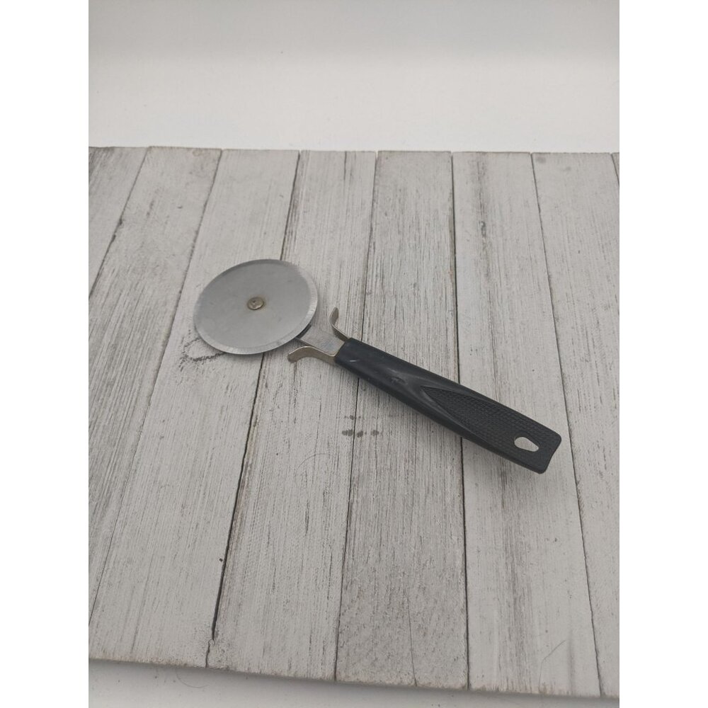 Ekco Pizza Cutter #5 Blade 2 5/8" Diameter 8" USA Stainless Steel Black